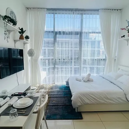Newly Furnished Bright And Cozy Studio Apartment - Damac Hills Dubai Exterior photo